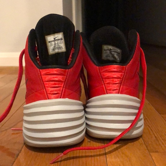 Nike Hyperdunk - Picture 3 of 4